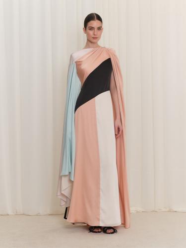 فستان سهرة حريري بتصميم هندسي وألوان متداخلة - متع...