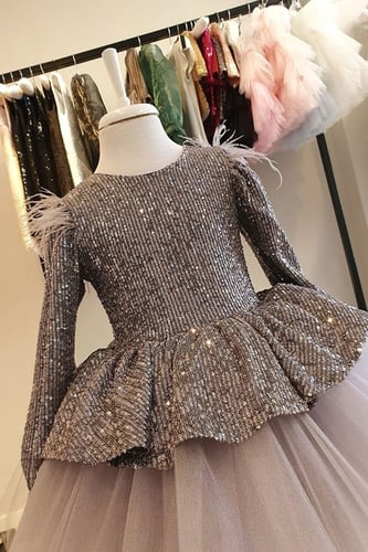 فستان سهرة للأطفال مزين بالترتر باللون الرمادي من...