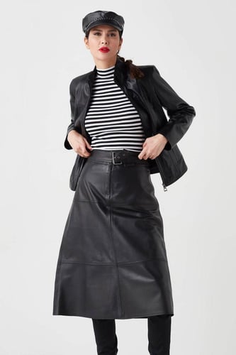 سترة نسائية من الجلد الطبيعي باللون الأسود من DERI...