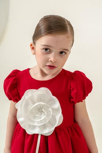 فستان الورد الاحمر