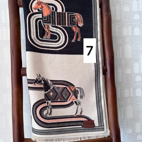 شال كشميري دافئ مع تطريز