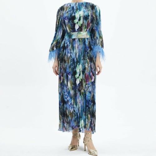 Chic Feathered Plisse