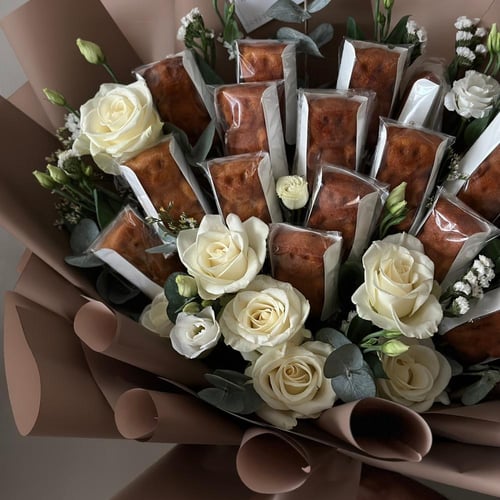 باقة ورد مع كيك دبدوب فاخر