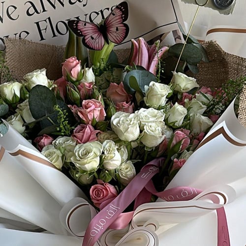 باقة ورد راقية || تصميم مخصص وبطاقة تهنئة أنيقة