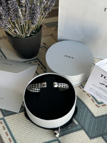 سوار رجالي من توس - تصميم فضي أنيق