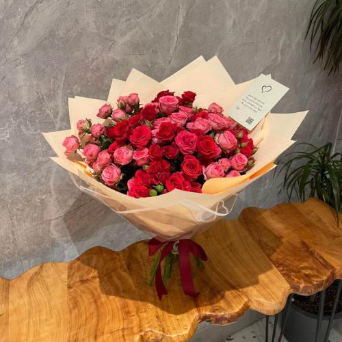 بوكيه بيبي روز أحمر وبنكي فاخر للمناسبات