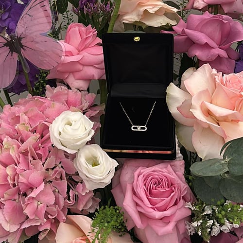 فازة - فازة ورد حصرية مع جلد كتابة ( تفاحي )