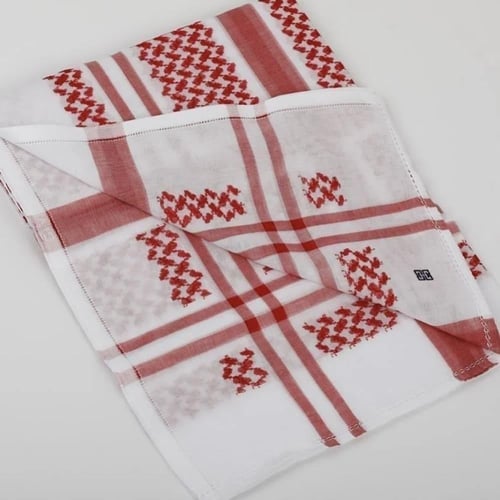 شماغ جيفنشي الأصلي – تصميم راقٍ وأنيق