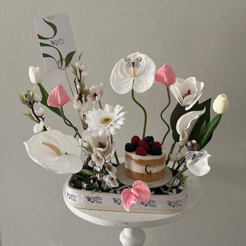 كيكة جاناش التوت– تبسي ورد صناعي