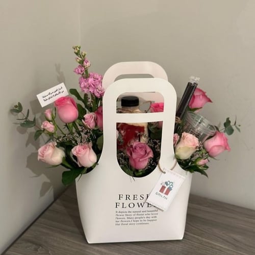 تنسيق ورد مع عصير طبيعي من براند Signature