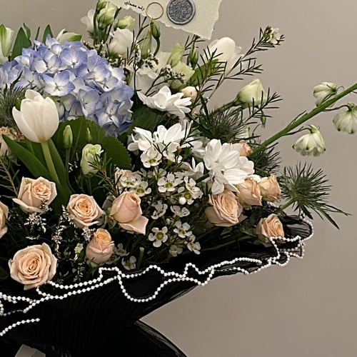 باقة زهور فاخرة || مع ورد هيدرنجا زرقاء ولمسات أني...