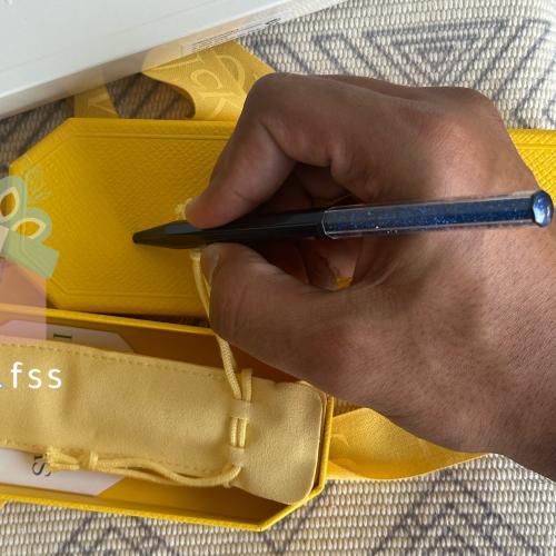 تنسيق ورد ابيض و اصفر -براند سوارفسكي