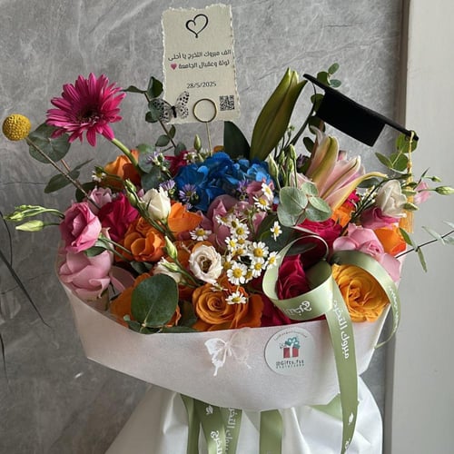 باقة زهور فاخرة || بثيم تخرج