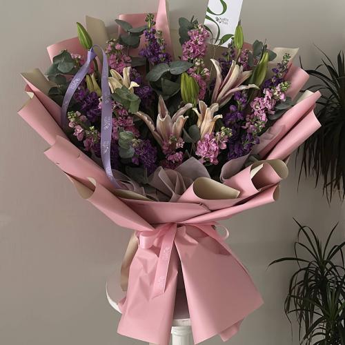 باقة موتيلا - باقة بنفسجية & كازابلانكا