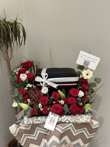 Tommy Hilfiger || استند ورد احمر