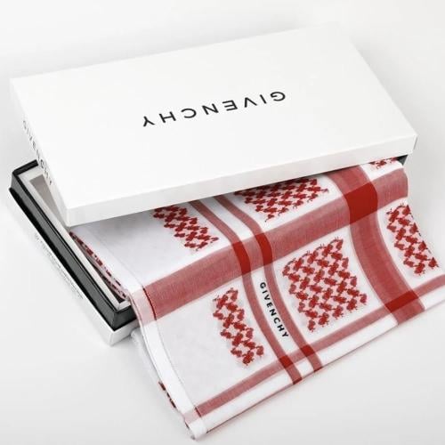 شماغ جيفنشي الأصلي – تصميم راقٍ وأنيق