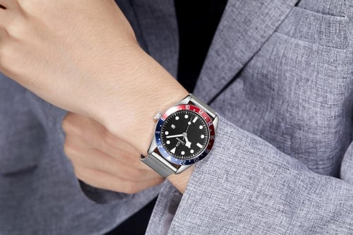 ساعة رجالية قليمير شبكي بلون فضي