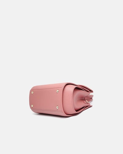 شنطة نسائية بلون بني