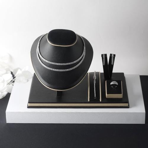 طقم اكسسوار نسائي مرصع بفصوص الزركون