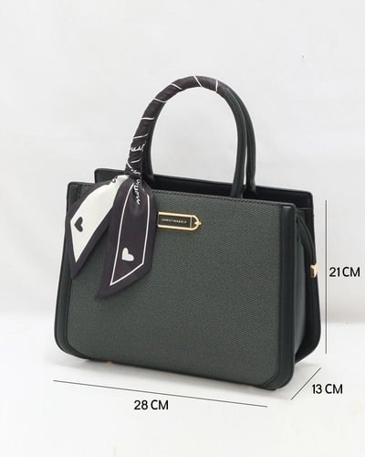 شنطة نسائية بلون اسود