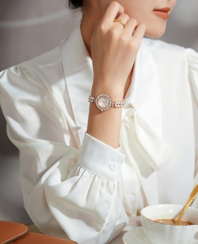 ساعة نسائية ماركة جوليوس 1434B