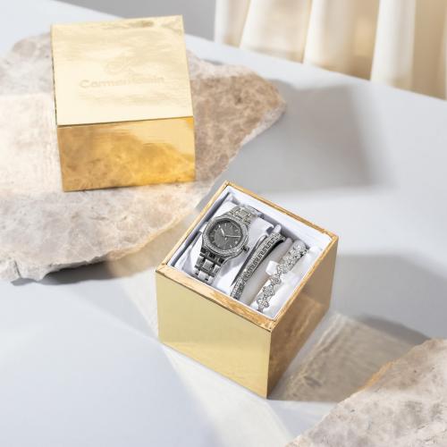 طقم نسائي كارمن كلاين ستيل فضي