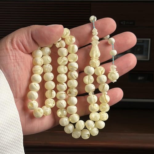 مسباح مستكة شبيه الكهرمان