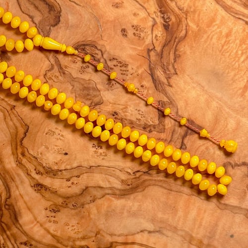 مسباح بكلايت قديم من بايب اصفر تعريق ابيض