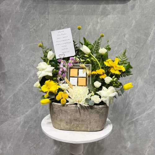 فازة ورد طبيعي وشوكلاتة