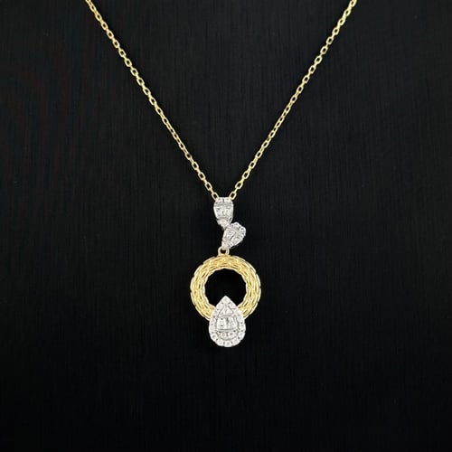 عقد ذهب تصميم الماس من تشكيلة أكسترا - عيار18