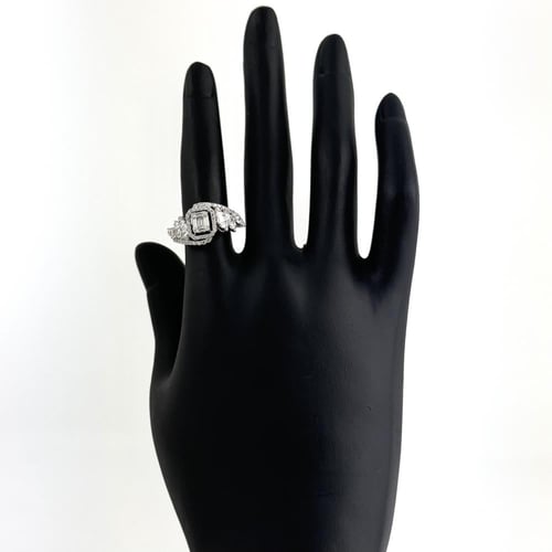 خاتم ذهب ابيض بقصات اميرالد والماركيز - عيار 18