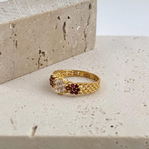 خاتم ذهب ثلاث ازهار ابيض وزهرتين بنفسجي - عيار 21