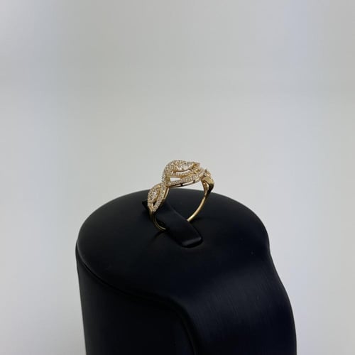 خاتم ذهب ملكي بقصات الماركيز لامع - عيار 18