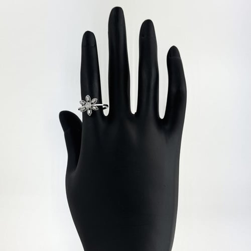 خاتم ذهب الزهرة البيضاء - عيار 18