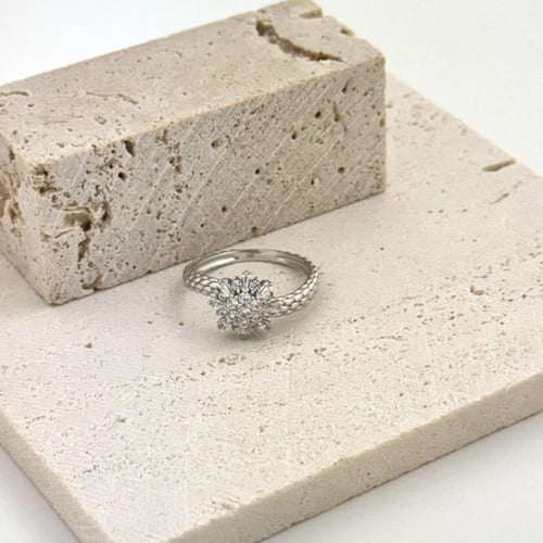 خاتم ذهب ابيض تصميم الماس من تشكيلة أكسترا - عيار1...