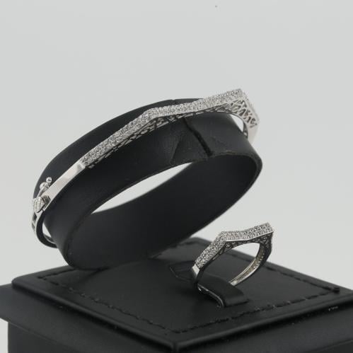 اسوارة وخاتم ذهب ابيض - عيار 18