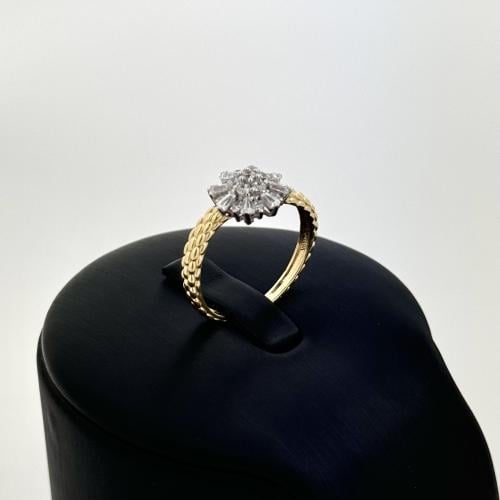 خاتم ذهب تصميم الماس من تشكيلة أكسترا - عيار18