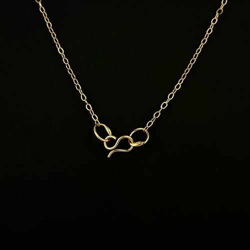 طقم ذهب وردتين متداخلتين - عيار 21