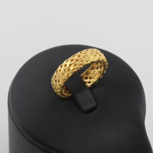 دبلة ذهب بتصميم نسيج الذهب - عيار 21