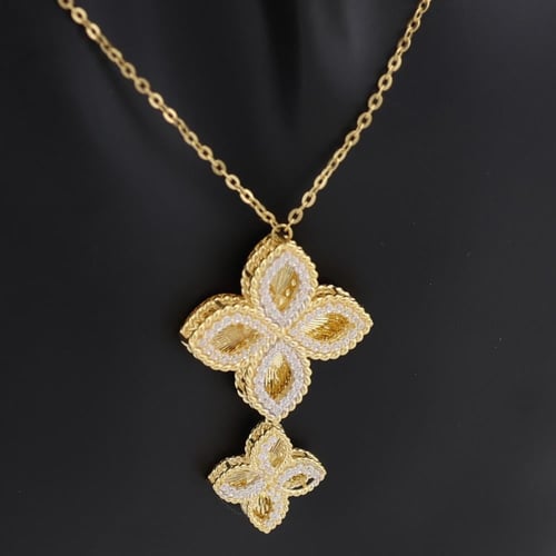 عقد ذهب زهرتين تصميم الماس ثلاثي الابعاد - عيار 18