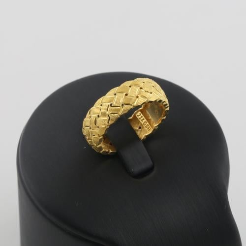 دبلة ذهب بتصميم ظفيرة - عيار 21