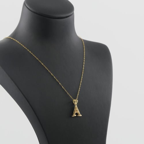 عقد ذهب حرف A صغير - عيار 21