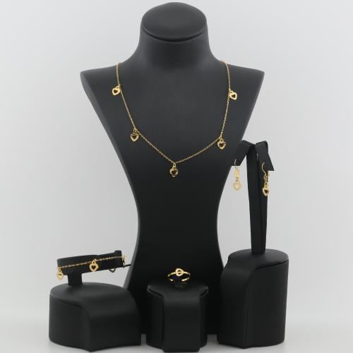 طقم ذهب مطعم بقلوب ذهب خالص - عيار 21