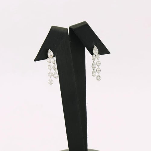 طقم ذهب ابيض pear cut - عيار 18