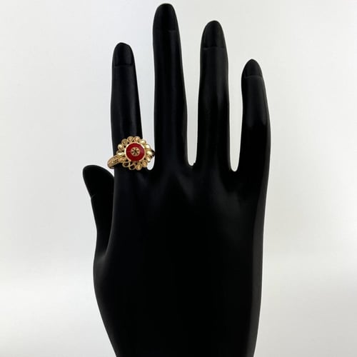 خاتم ذهب ورق الزيتون يتوسطه لون احمر- عيار 21