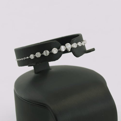 طقم ذهب ابيض pear cut - عيار 18