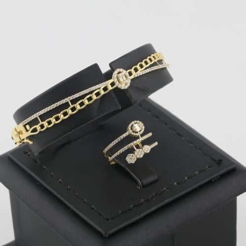 اسوارة وخاتم ذهب تصميم الماس قص باقيت - عيار 18