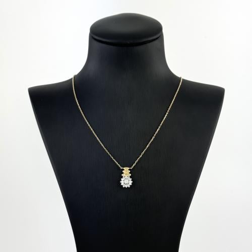 عقد ذهب تصميم الماس من تشكيلة أكسترا - عيار18