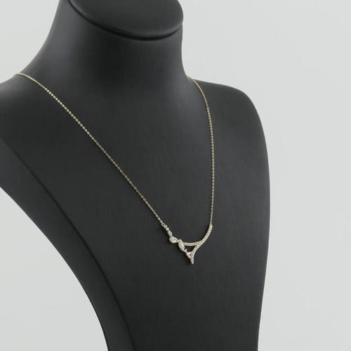 نصف طقم ذهب تصميم الماس بقصات البير - عيار 18