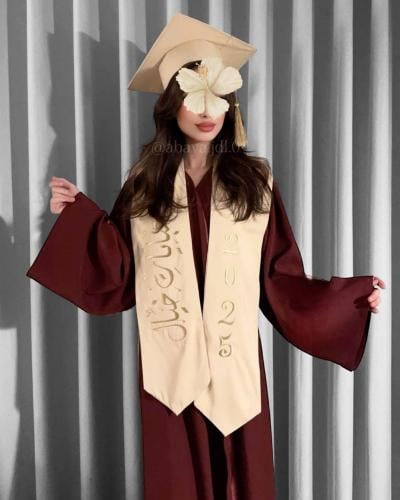 عبايه تخرج عنابي حواف قيطان